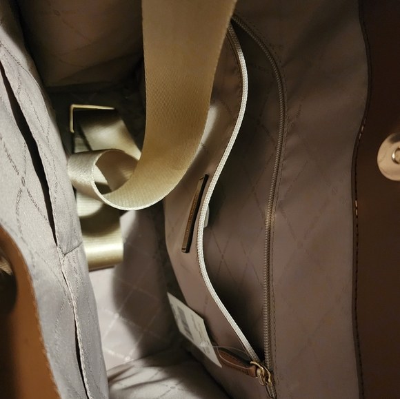 Purse - Picture 5 of 5